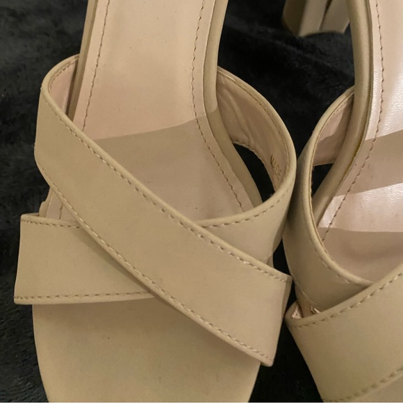 High Heels - Picture 1 of 5